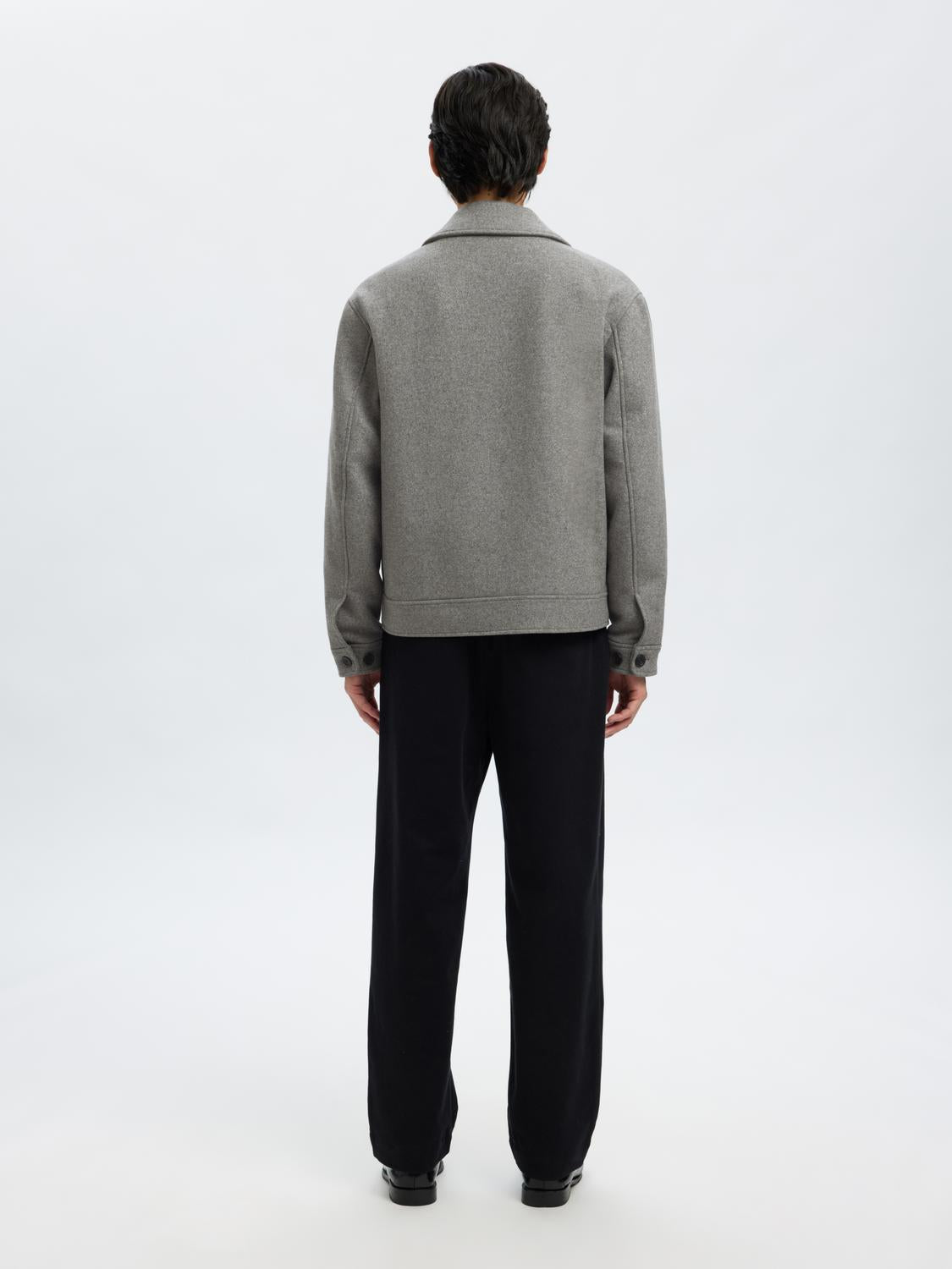 model_shot-back